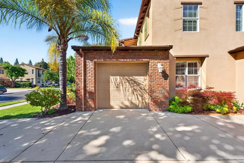 7532 Strath Place Gilroy, CA 95020