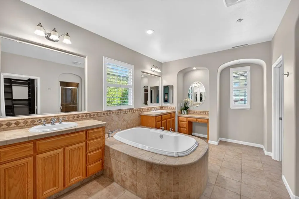 7532 Strath Place Gilroy, CA 95020