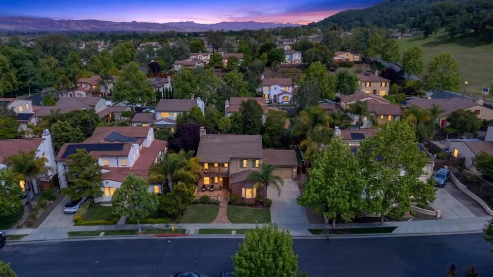 7532 Strath Place Gilroy, CA 95020