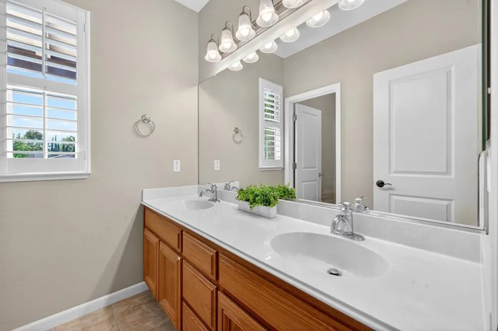 7532 Strath Place Gilroy, CA 95020