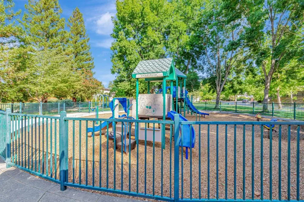 7532 Strath Place Gilroy, CA 95020