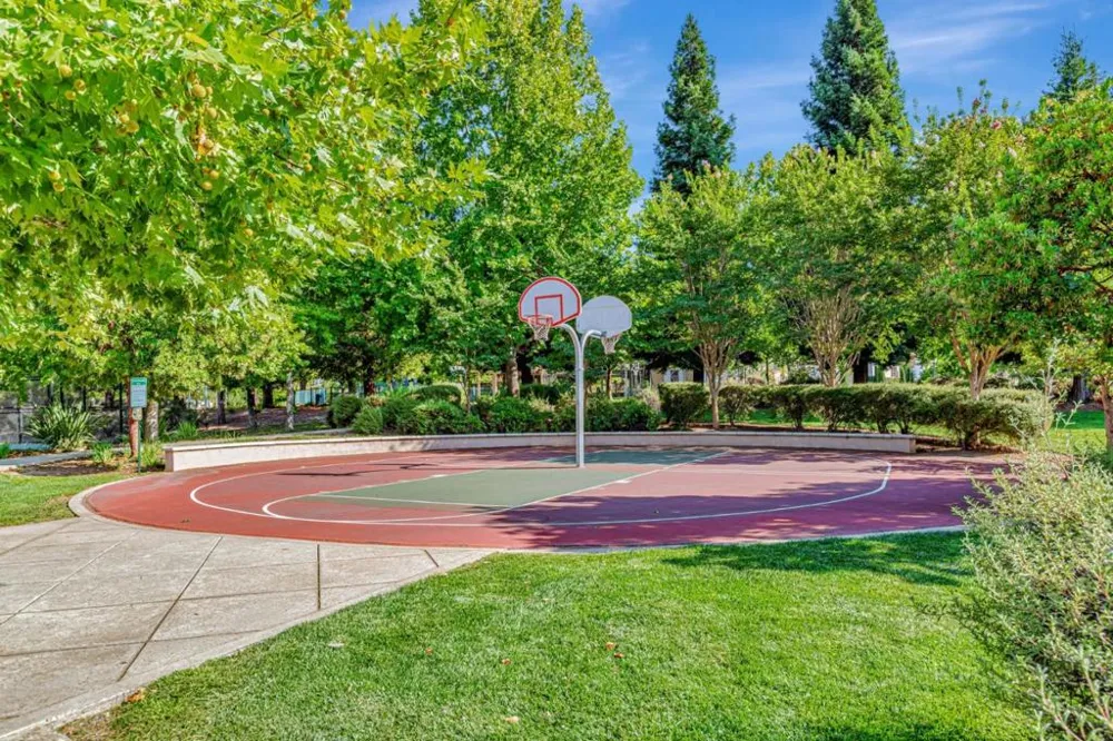 7532 Strath Place Gilroy, CA 95020