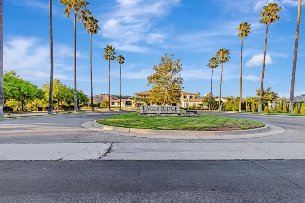 7532 Strath Place Gilroy, CA 95020