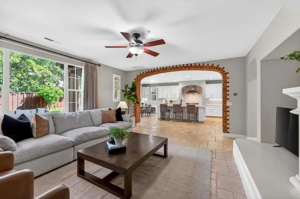 7532 Strath Place Gilroy, CA 95020