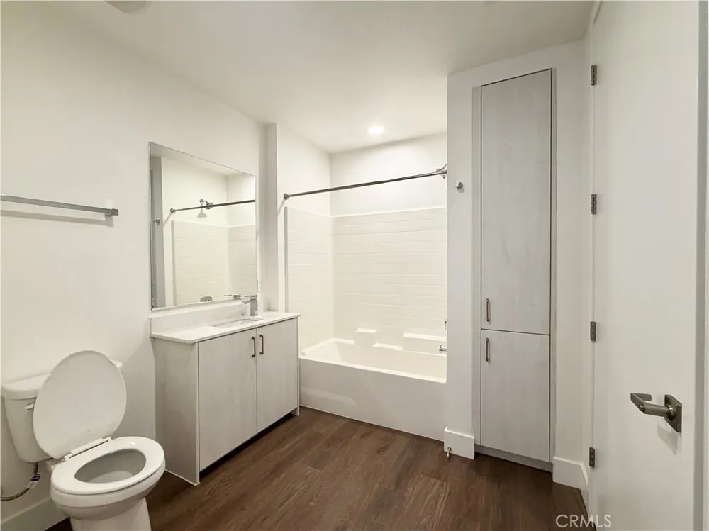 709 E Walnut Street #222 Pasadena, CA 91101
