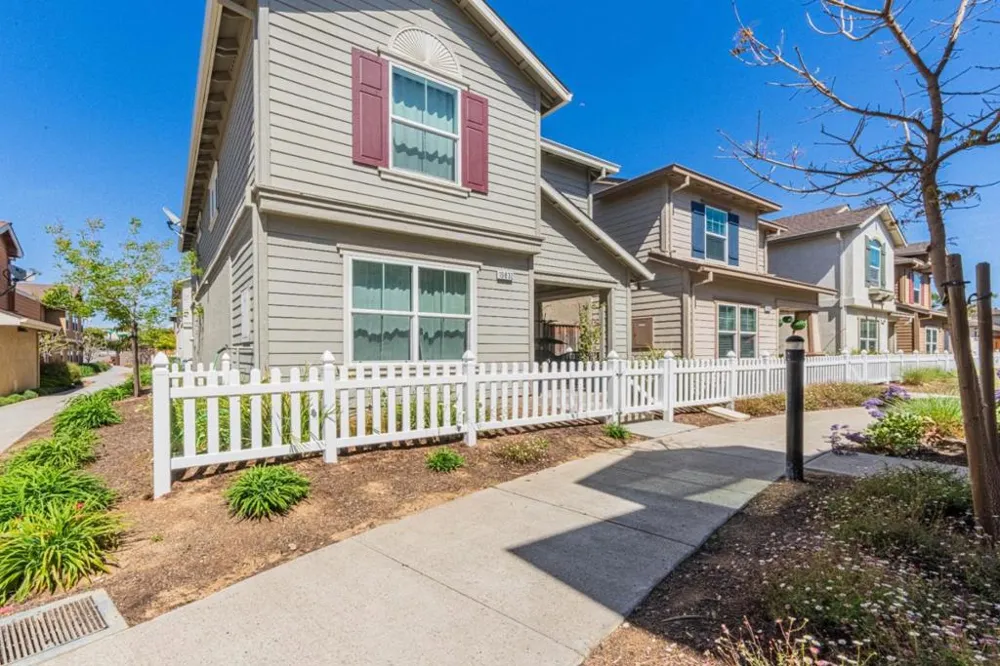 19832 Gabilan View Drive Salinas, CA 93906