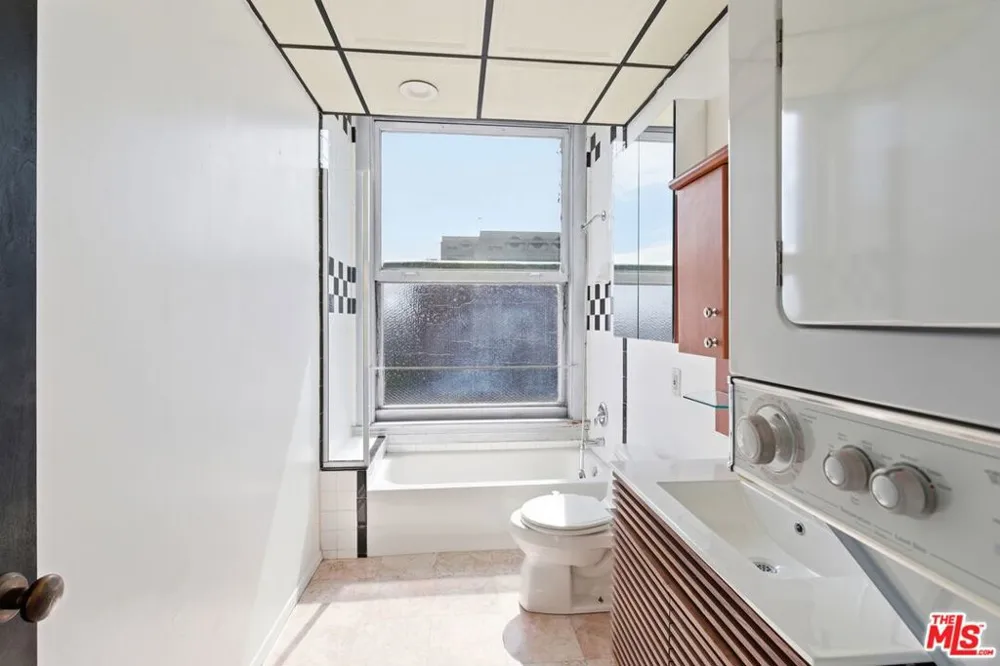 108 W 2nd Street #908 Los Angeles, CA 90012