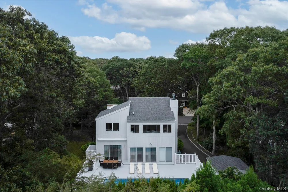 58 Homewood Drive East Quogue, NY 11946