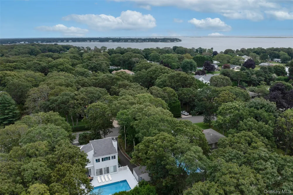 58 Homewood Drive East Quogue, NY 11946