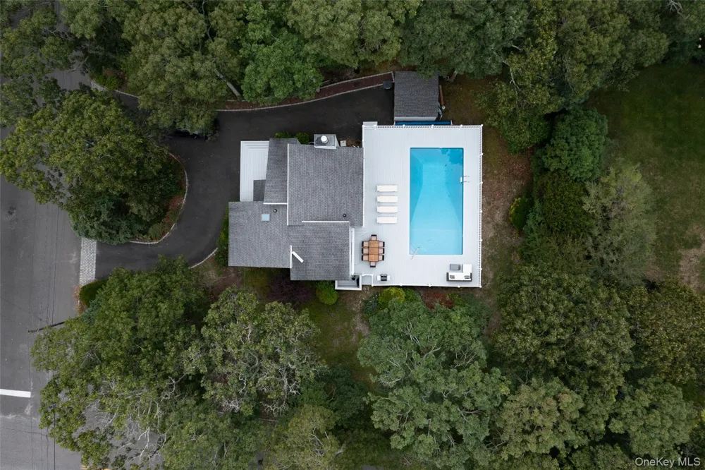 58 Homewood Drive East Quogue, NY 11946