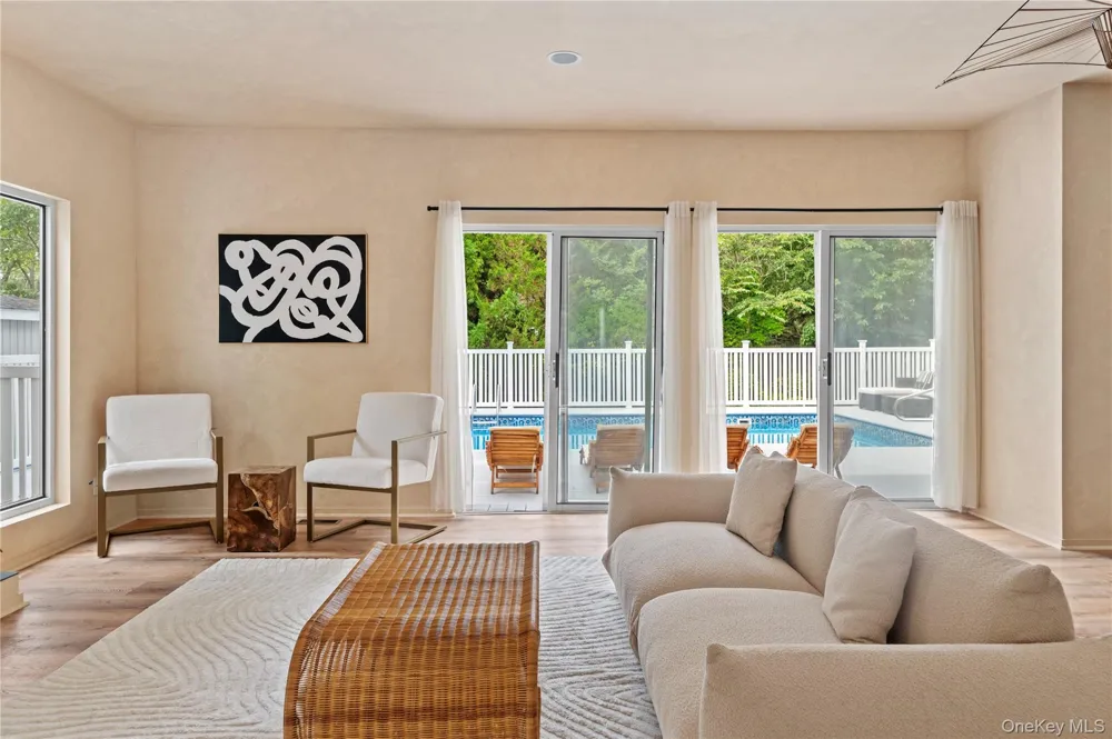 58 Homewood Drive East Quogue, NY 11946