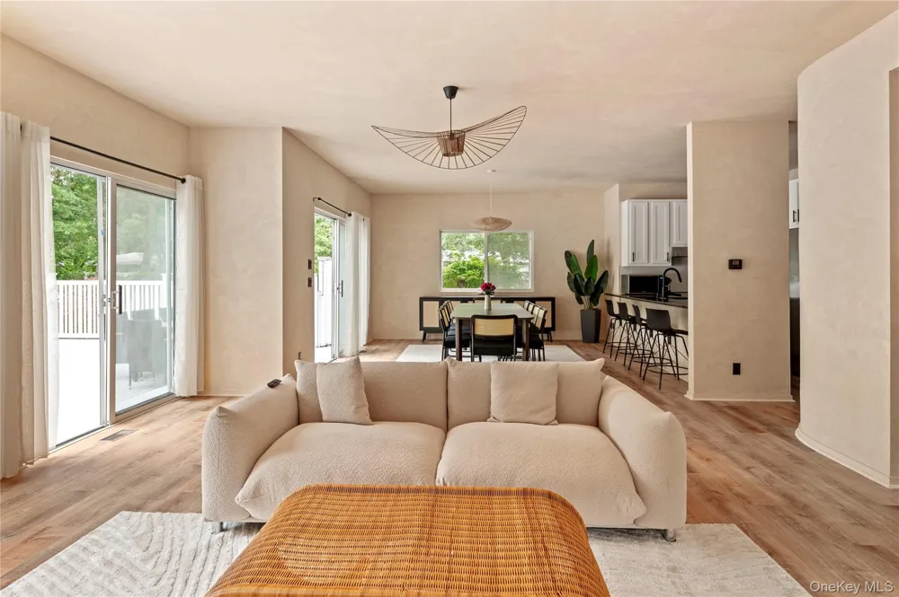 58 Homewood Drive East Quogue, NY 11946