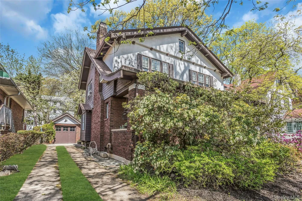 116 82nd Road Kew Gardens, NY 11415