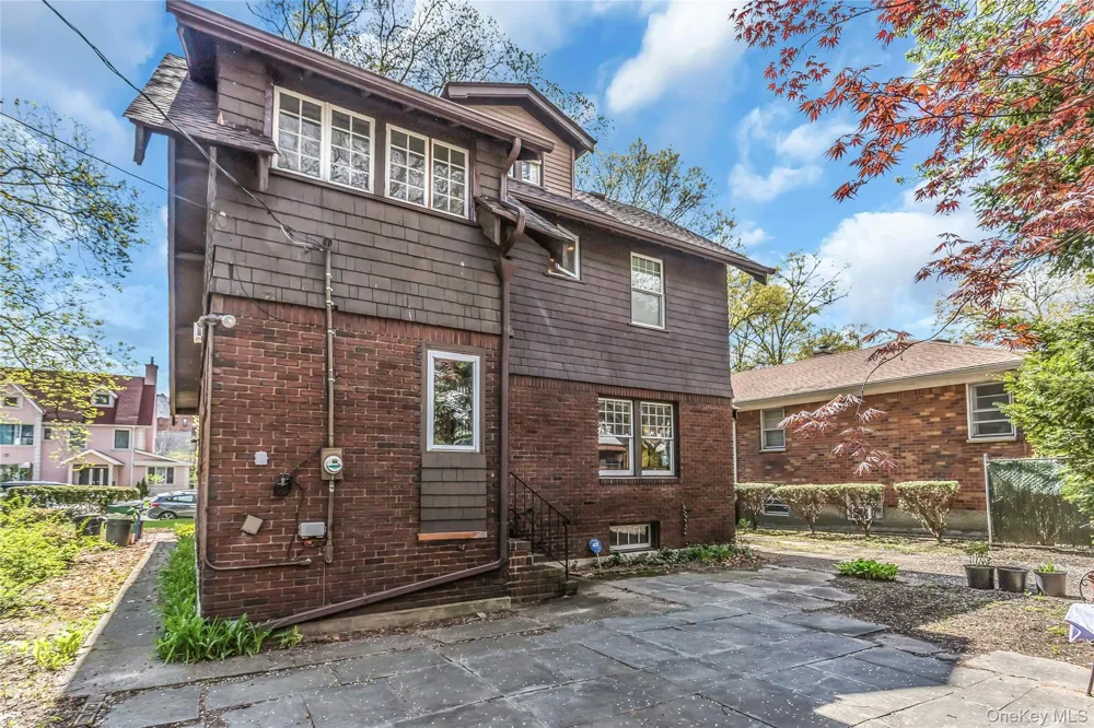 116 82nd Road Kew Gardens, NY 11415