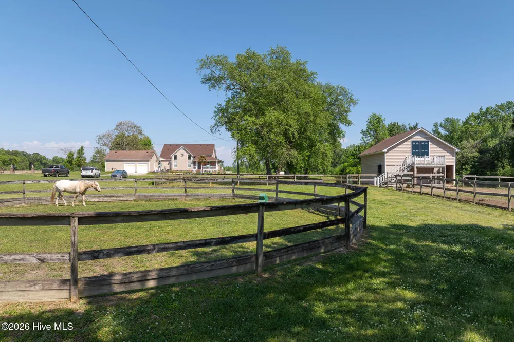 389 Beulaville Highway Richlands, NC 28574