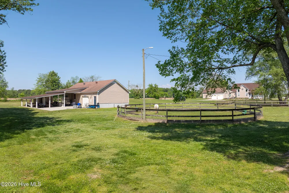 389 Beulaville Highway Richlands, NC 28574