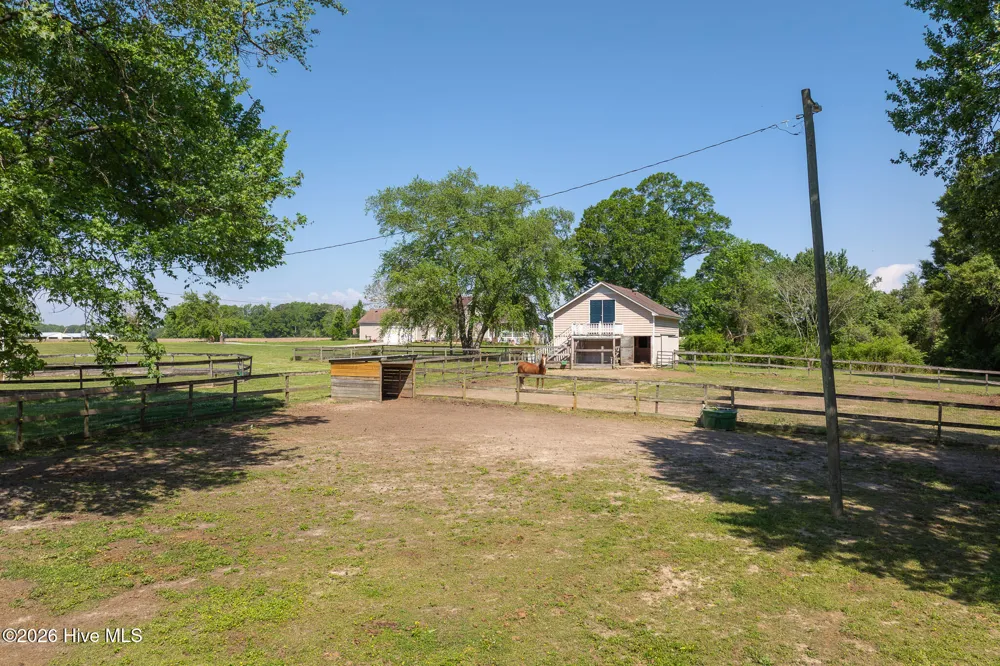 389 Beulaville Highway Richlands, NC 28574