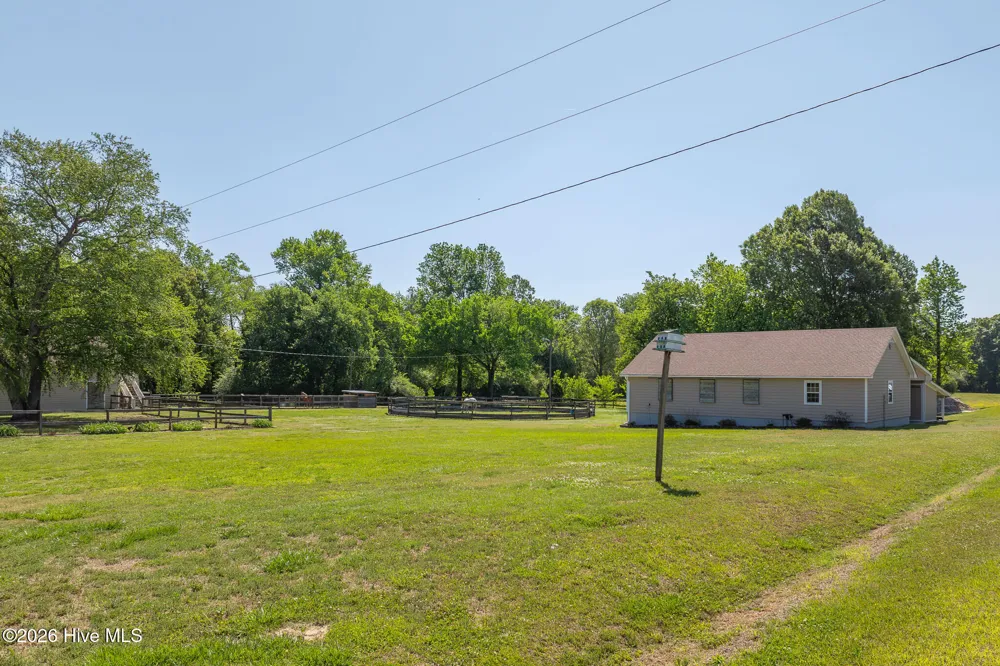 389 Beulaville Highway Richlands, NC 28574