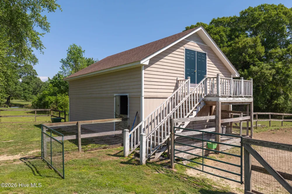 389 Beulaville Highway Richlands, NC 28574
