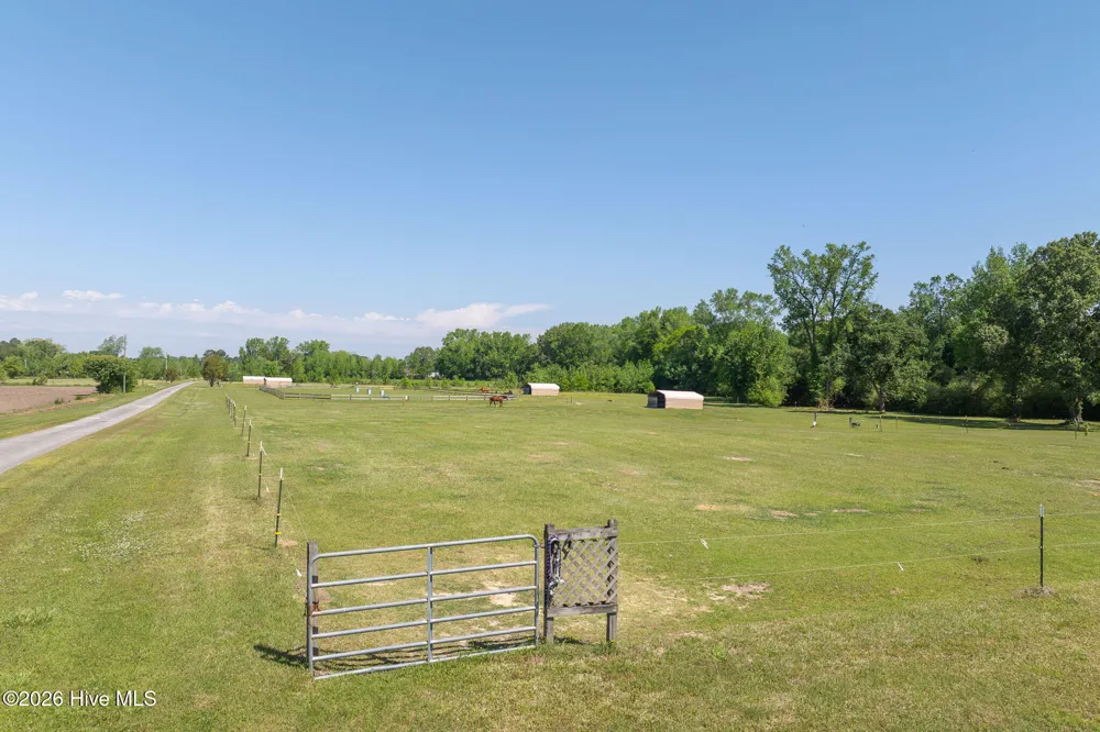389 Beulaville Highway Richlands, NC 28574
