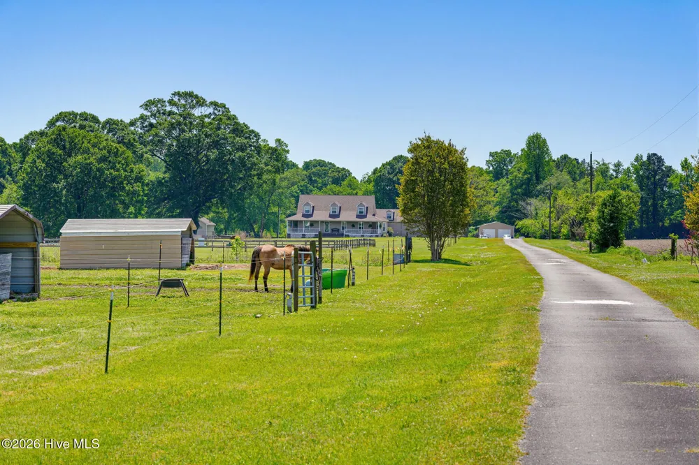 389 Beulaville Highway Richlands, NC 28574