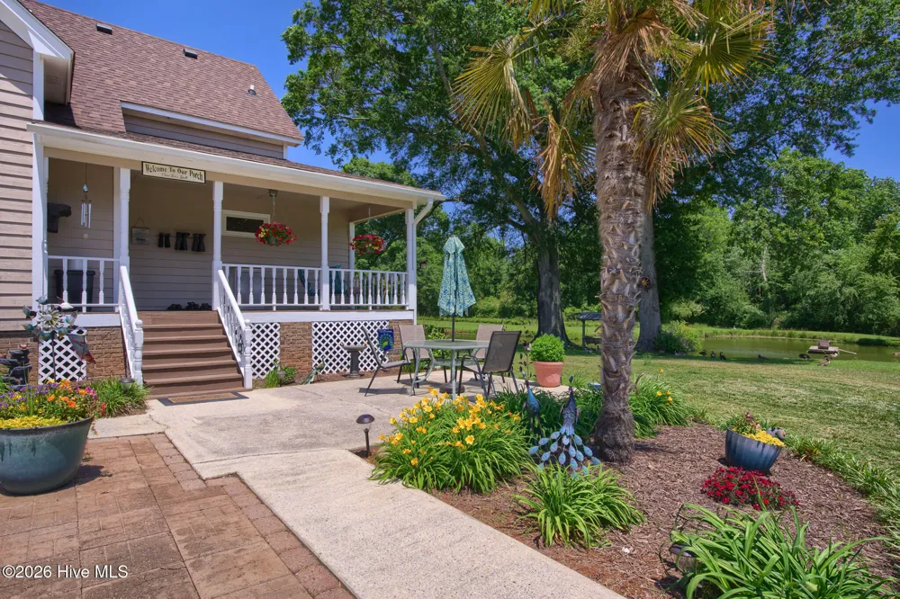 389 Beulaville Highway Richlands, NC 28574