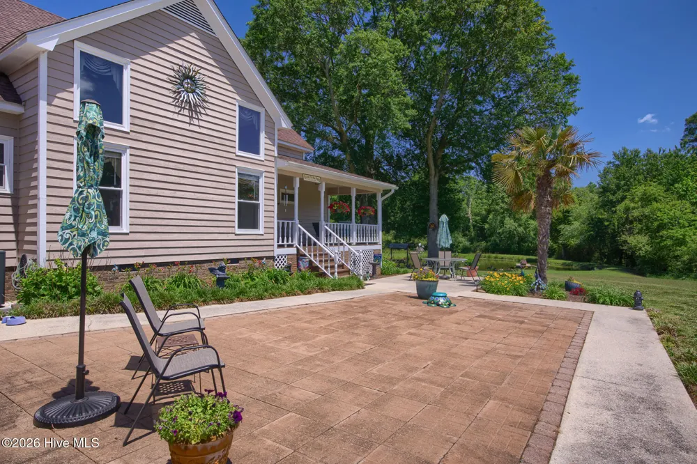 389 Beulaville Highway Richlands, NC 28574