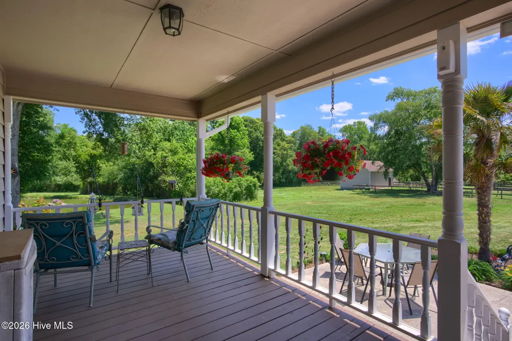 389 Beulaville Highway Richlands, NC 28574