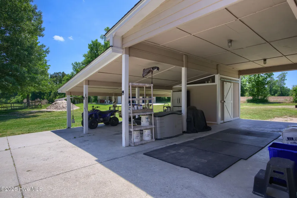 389 Beulaville Highway Richlands, NC 28574