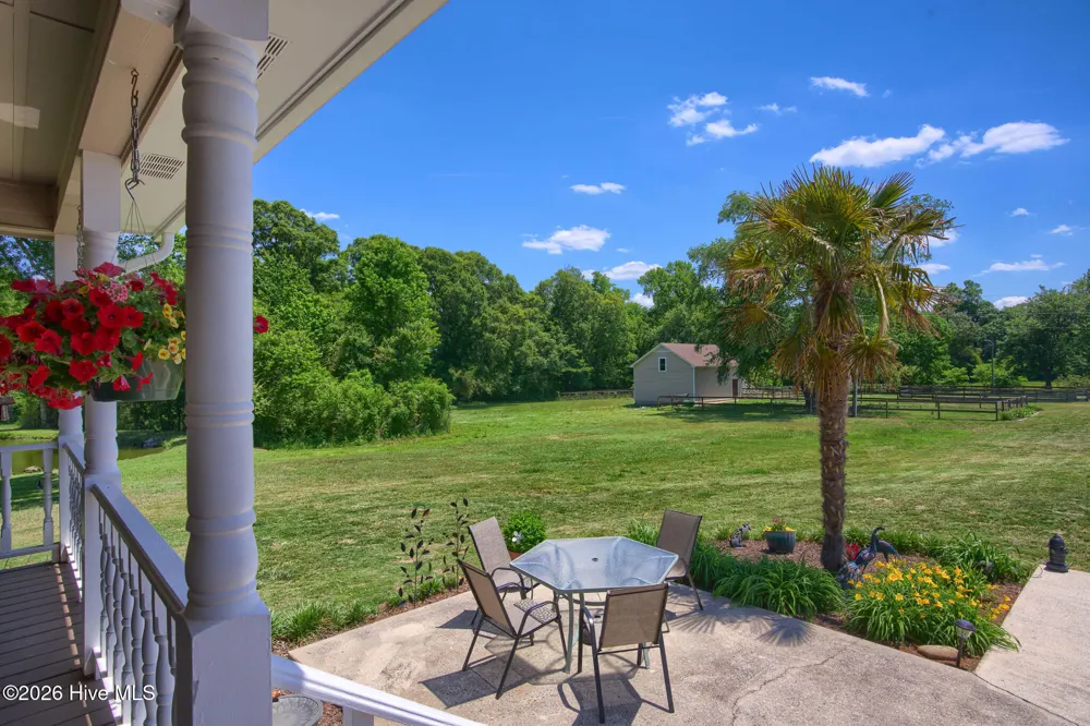 389 Beulaville Highway Richlands, NC 28574