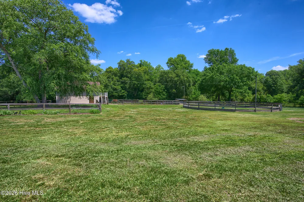 389 Beulaville Highway Richlands, NC 28574