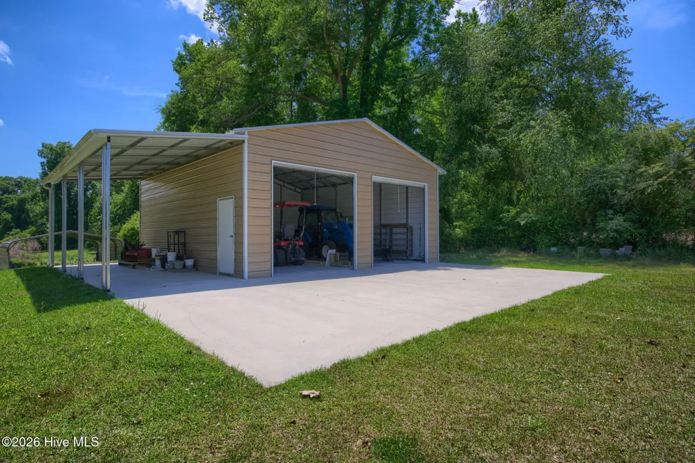 389 Beulaville Highway Richlands, NC 28574