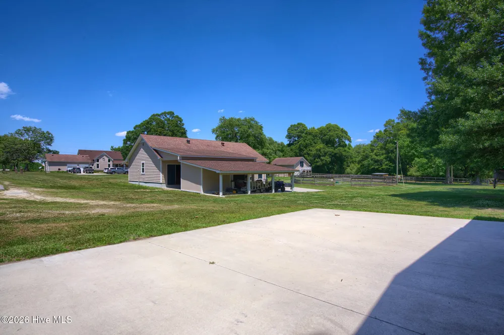 389 Beulaville Highway Richlands, NC 28574