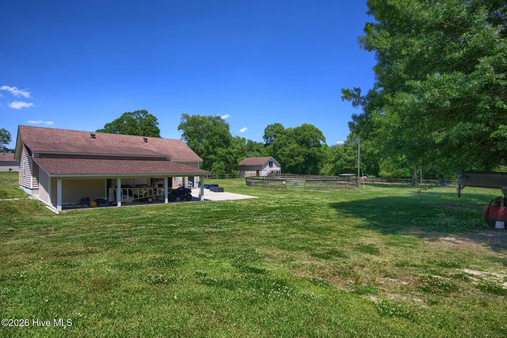 389 Beulaville Highway Richlands, NC 28574