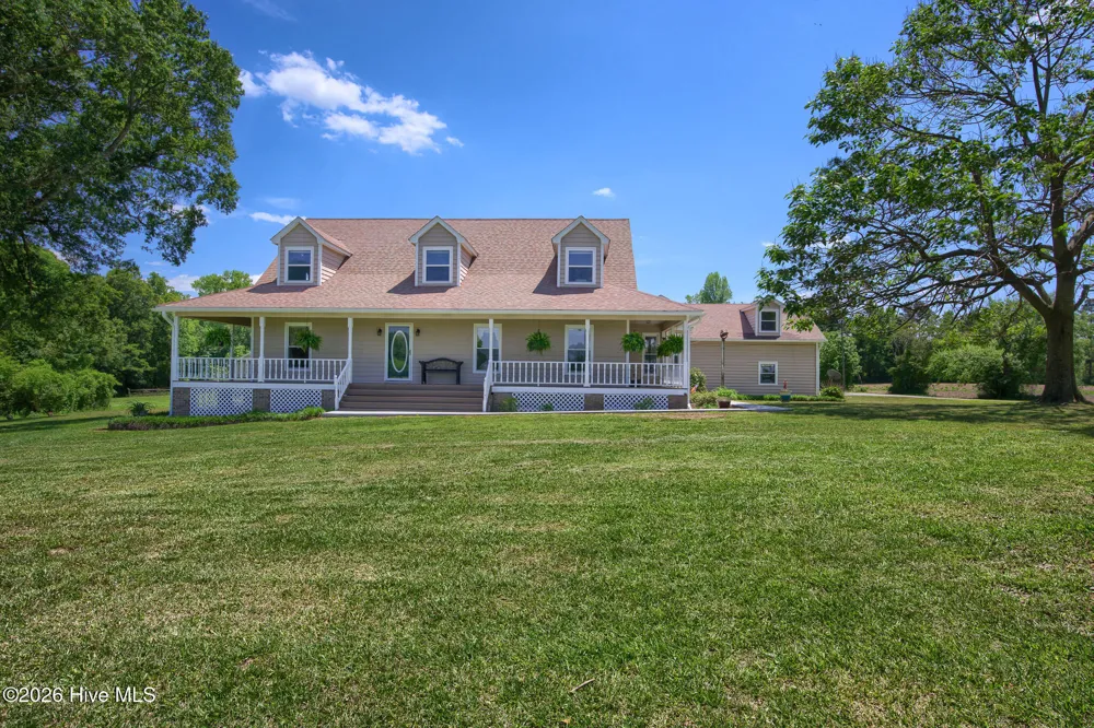 389 Beulaville Highway Richlands, NC 28574