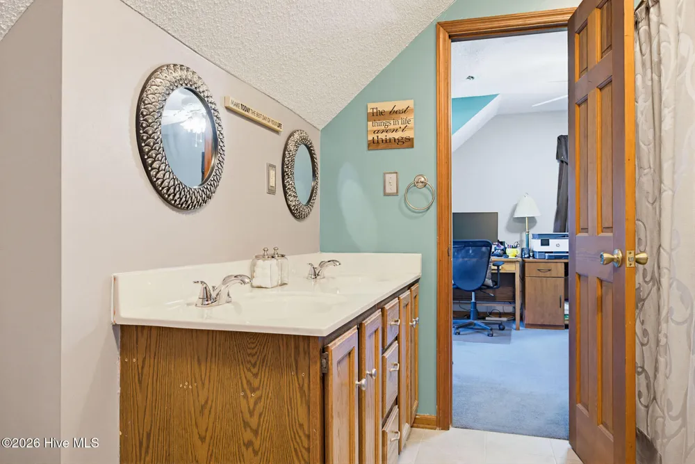 389 Beulaville Highway Richlands, NC 28574