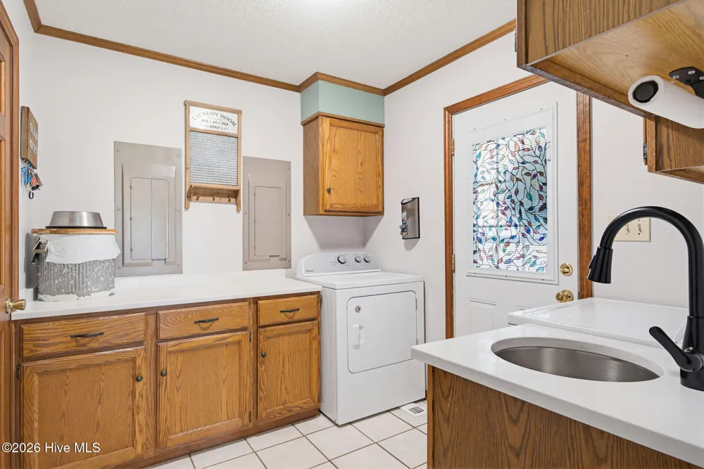 389 Beulaville Highway Richlands, NC 28574