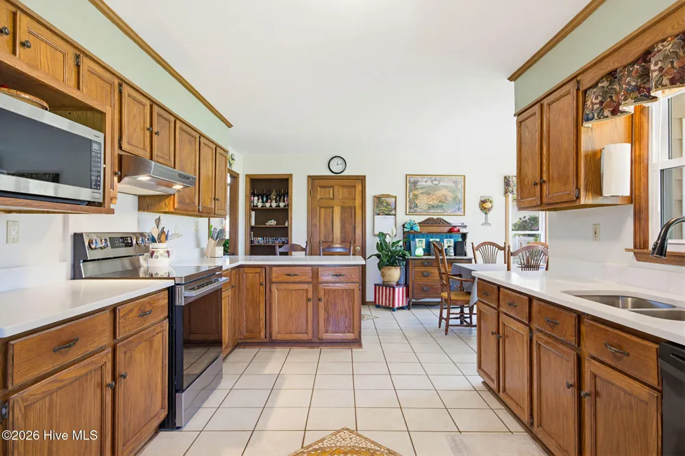 389 Beulaville Highway Richlands, NC 28574