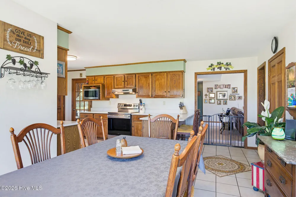 389 Beulaville Highway Richlands, NC 28574