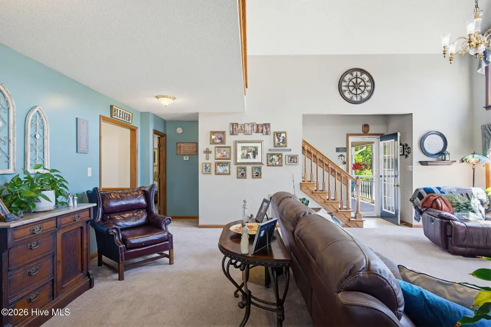 389 Beulaville Highway Richlands, NC 28574
