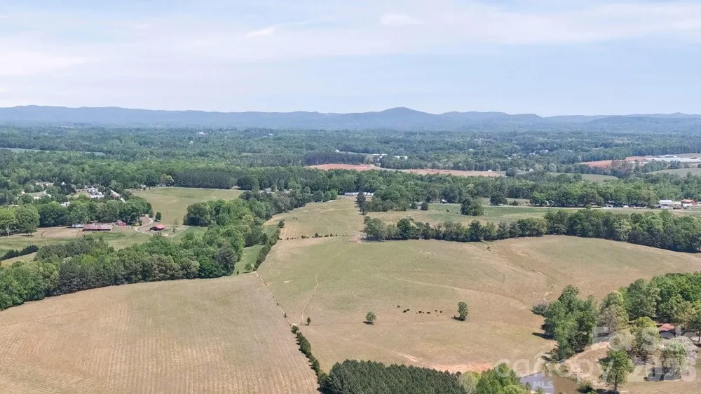 1214 Mount Wesley Church Road Hiddenite, NC 28636