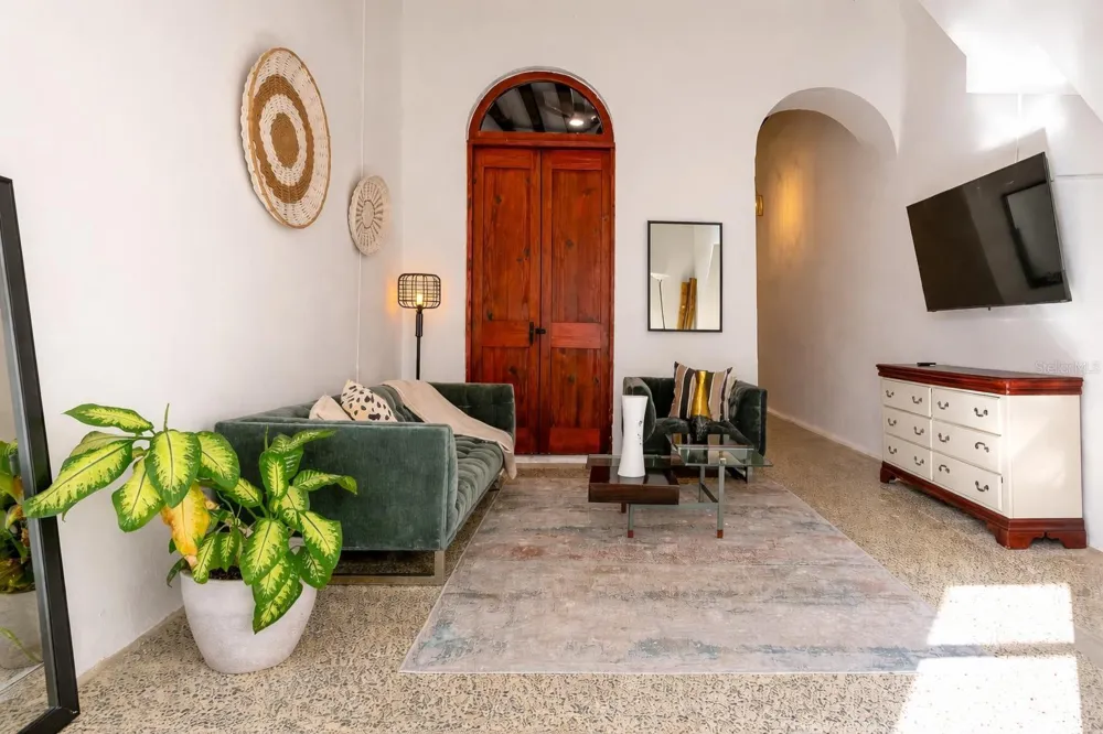 54 CALLE CRUZ #54 San Juan, PR 00901