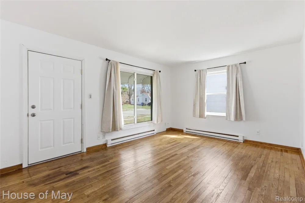 25953 Dartmouth Street Inkster City, MI 48141