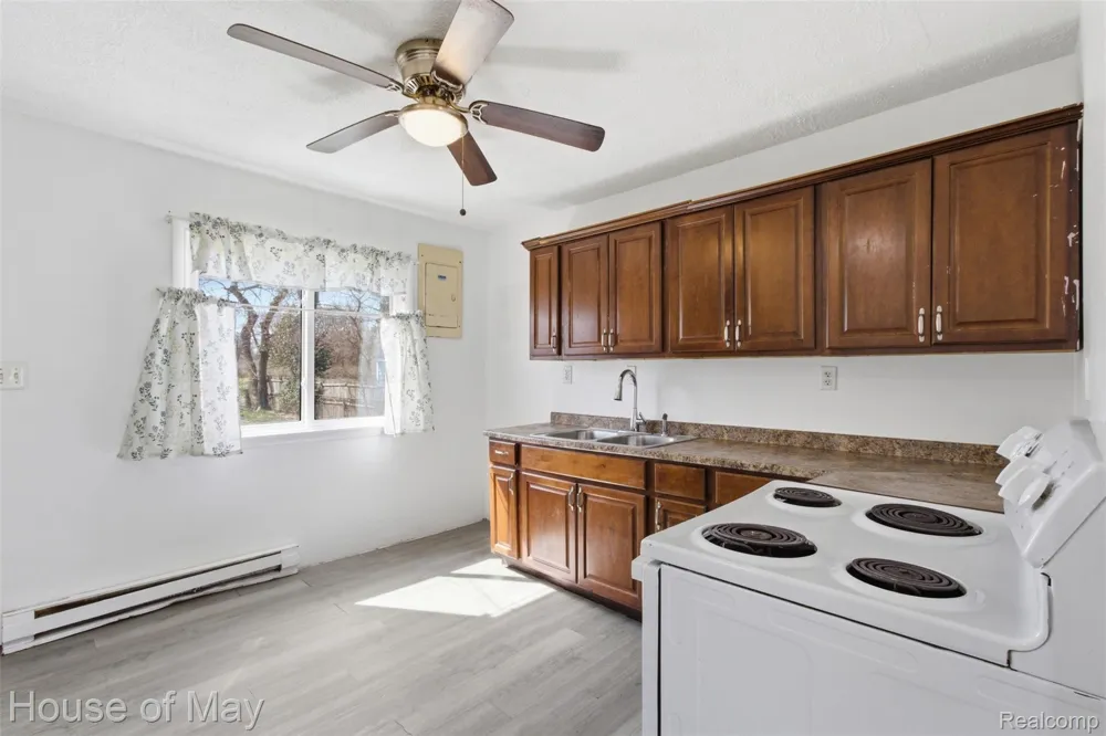 25953 Dartmouth Street Inkster City, MI 48141