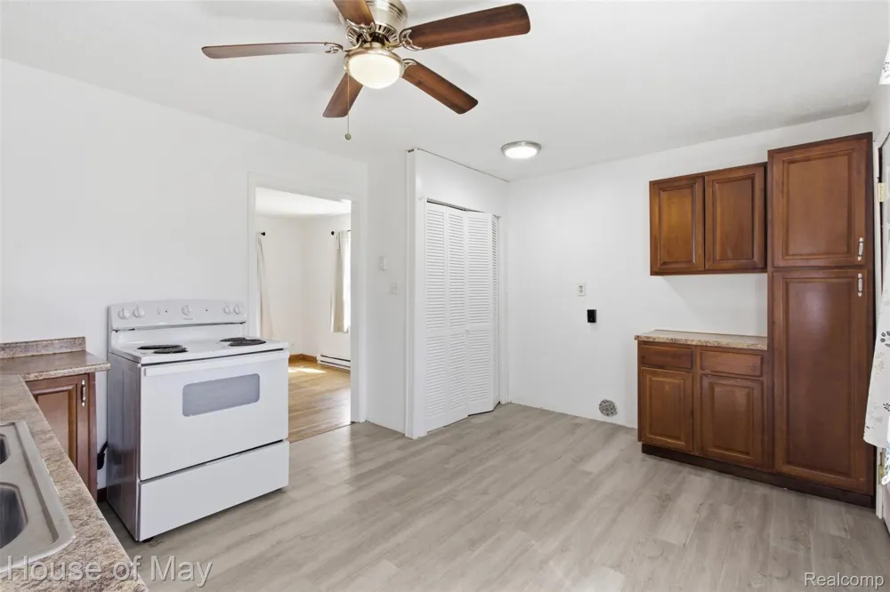25953 Dartmouth Street Inkster City, MI 48141