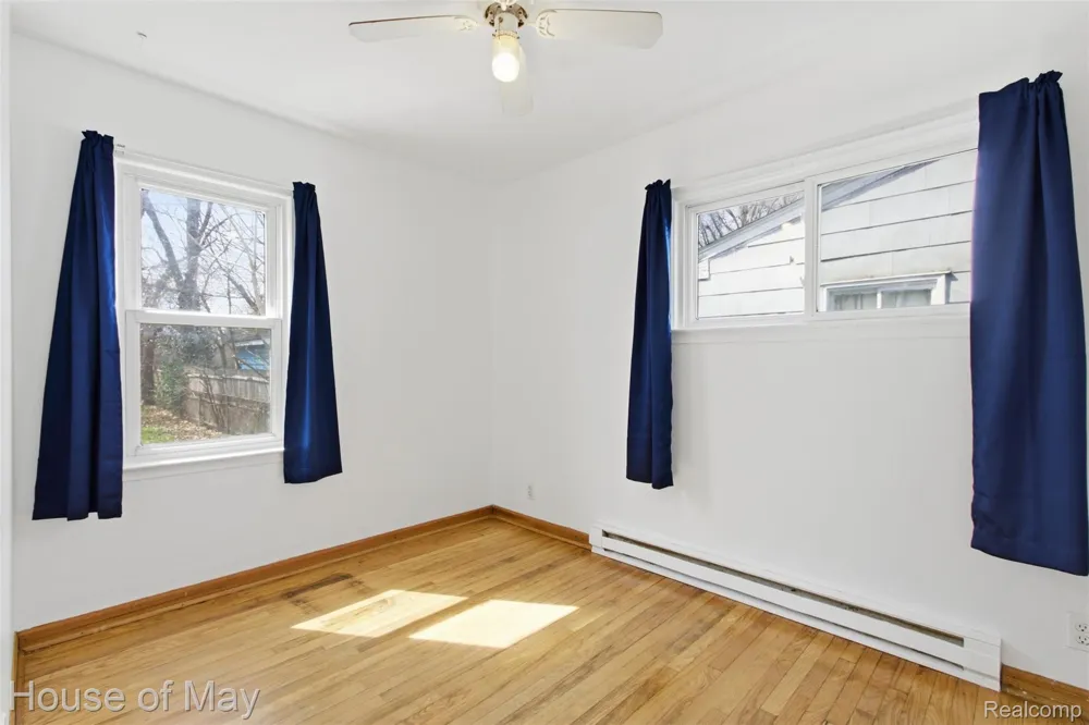 25953 Dartmouth Street Inkster City, MI 48141