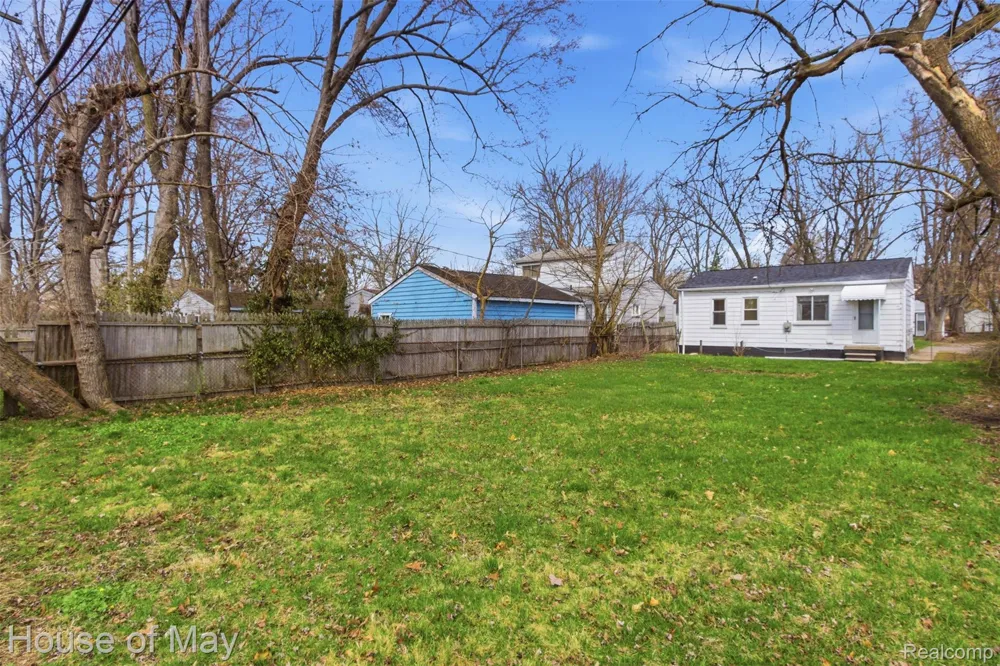 25953 Dartmouth Street Inkster City, MI 48141