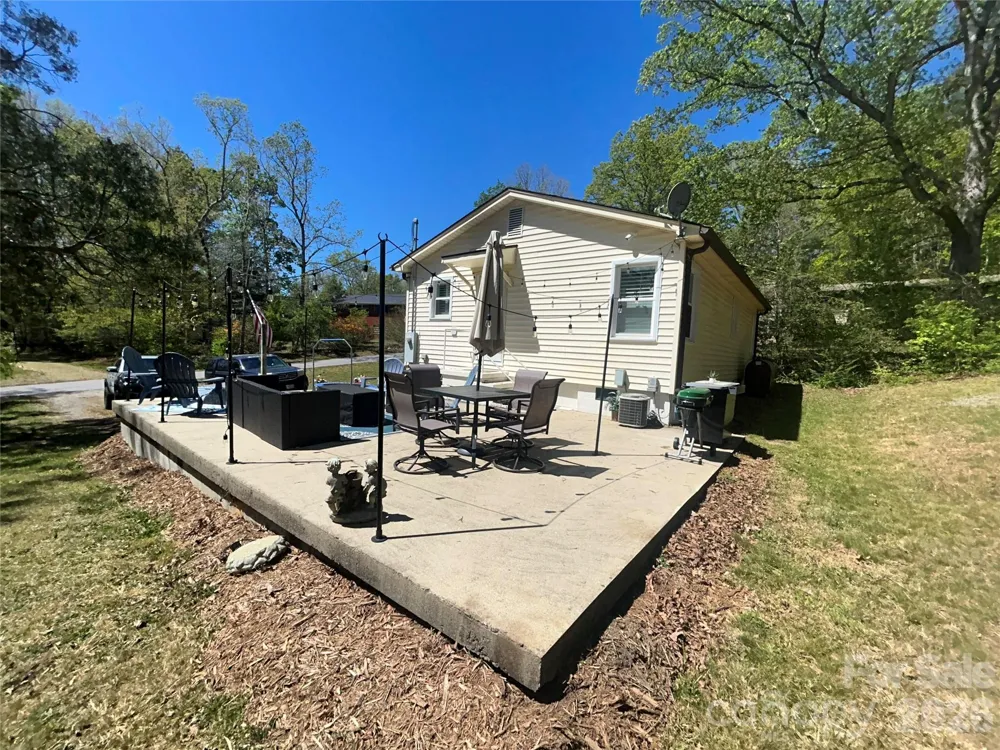 110 9th Street Black Mountain, NC 28711