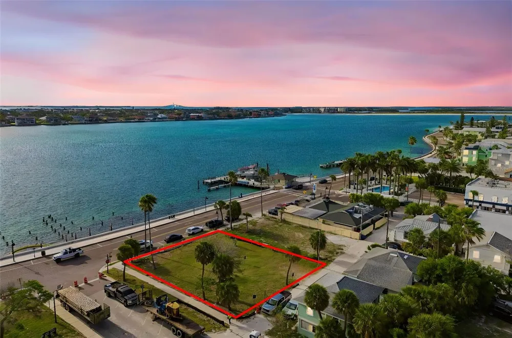 808 PASS A GRILLE WAY St Pete Beach, FL 33706