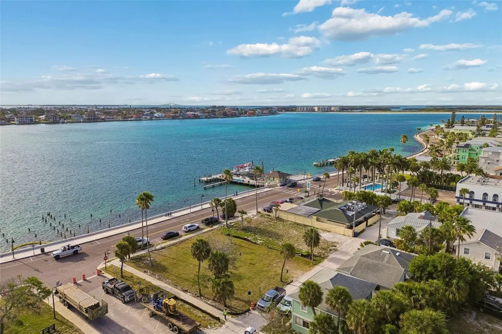 808 PASS A GRILLE WAY St Pete Beach, FL 33706